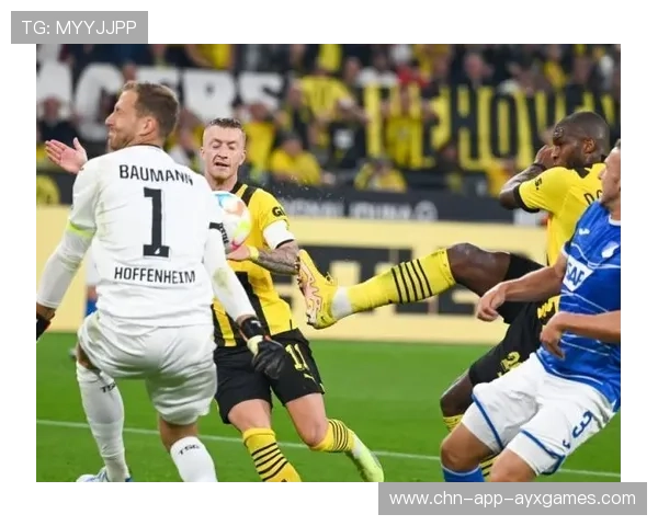 多特蒙德左右开弓连续冲击禁区