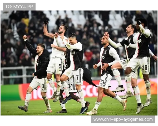 意甲那不勒斯边路速度撕裂对方后防：攻势如潮，战术之美