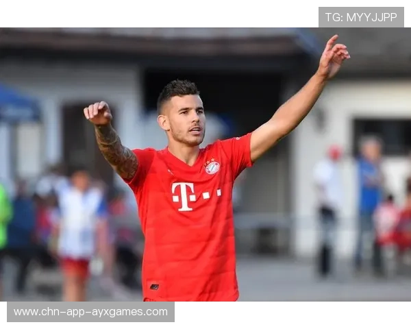 卢卡斯连续冲击制造危机,巴黎左路节奏开放