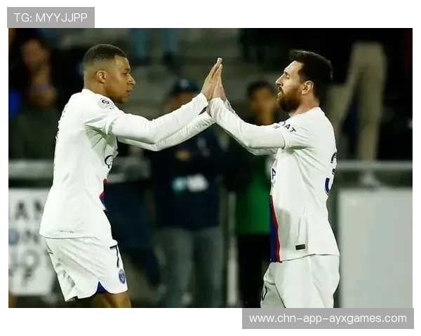 梅西与内马尔和姆巴佩的合作令人惊叹！