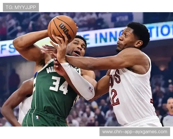 字母哥内线冲击不断,雄鹿比赛大幅领先 字母哥内线冲击不断,雄鹿比赛大幅领先