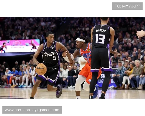 福克斯突破送出致命传球，国王在第四节完成反超